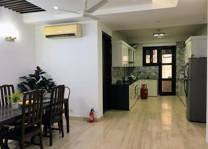 Avatar Living @Safdarjung Enclave Bed & Breakfast New Delhi