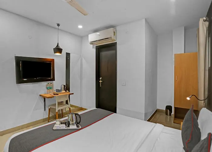 Townhouse Nangal Raya Pankha Road Hotel New Delhi